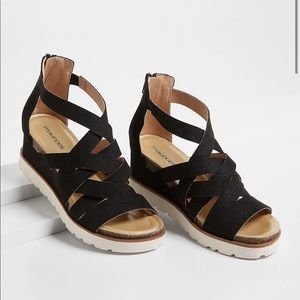 🚨NWOT Maurices Finley Black Strappy Sporty Wedge